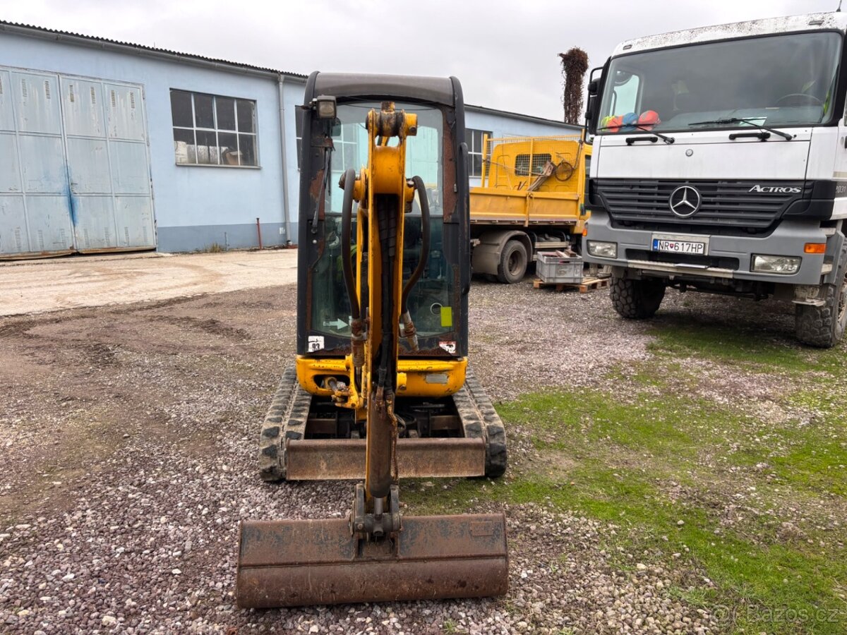 JCB 8018 - 3