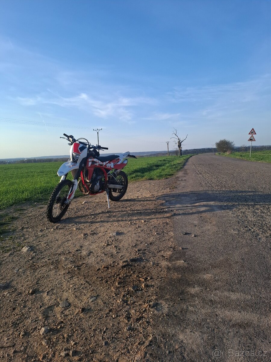 Swm rs125r