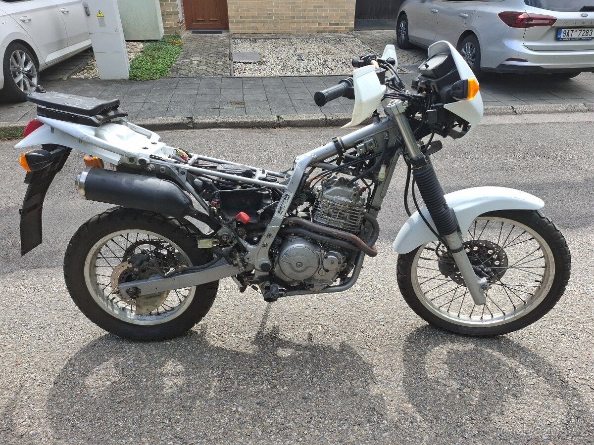 Honda NX 650 DOMINATOR