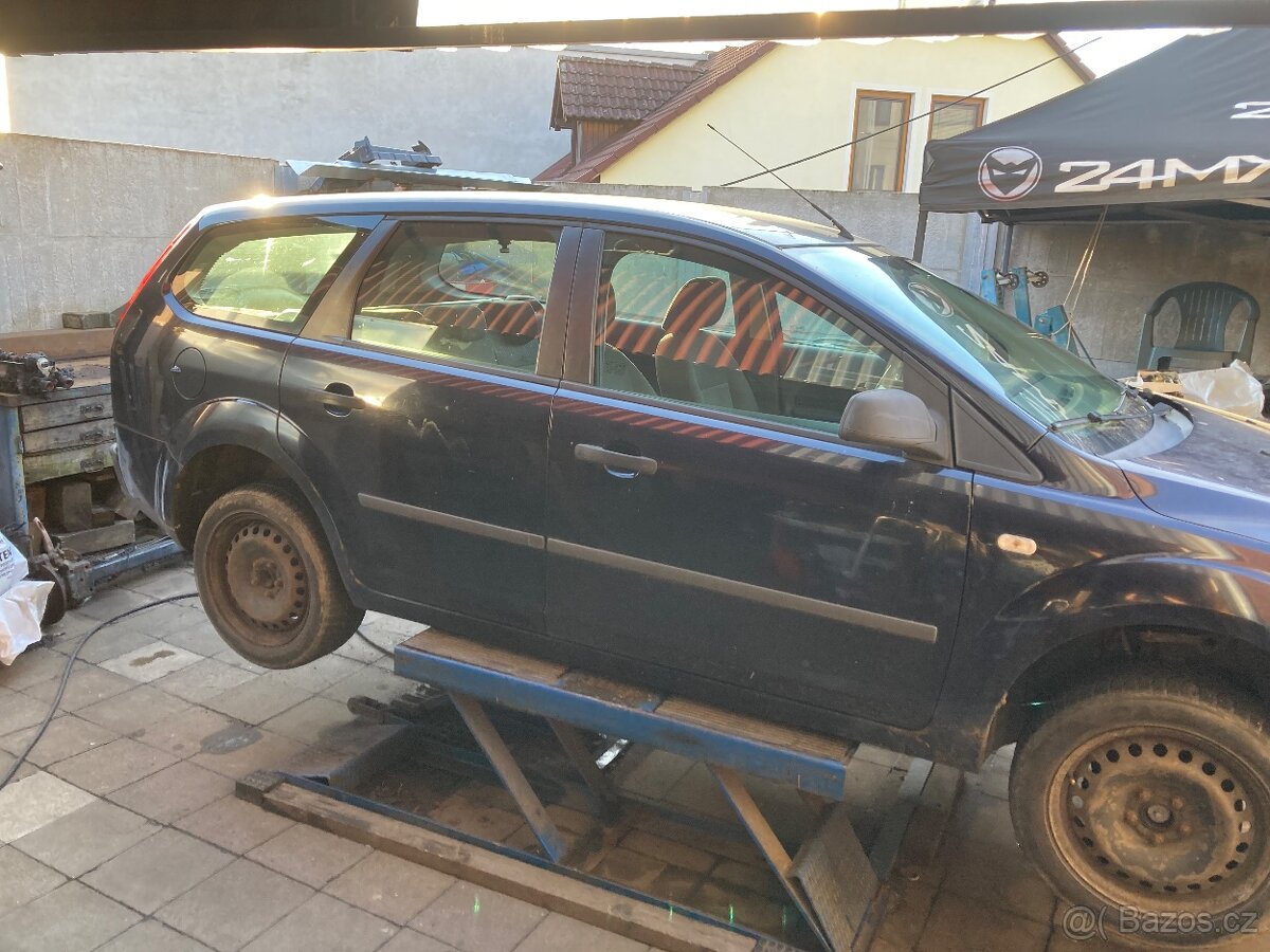 Ford Focus 1.6 nafta 66kW 2005 - 3