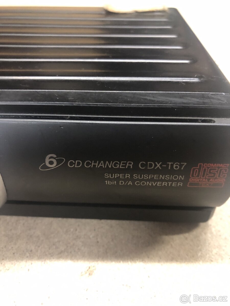 CD Changer SONY CDX-T67 - 3