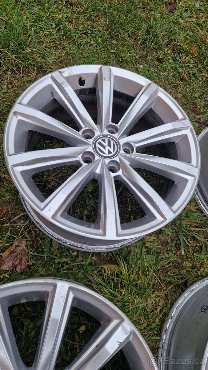 London 215 55 R17 - 3