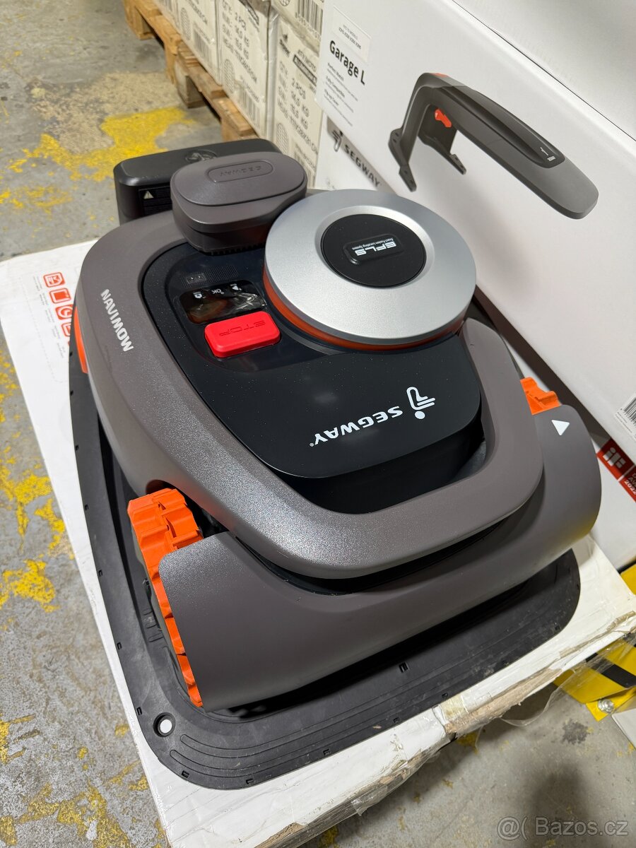 Robotická sekačka Segway Navimow H3000E VF, PŘEDVÁDĚCÍ - 3