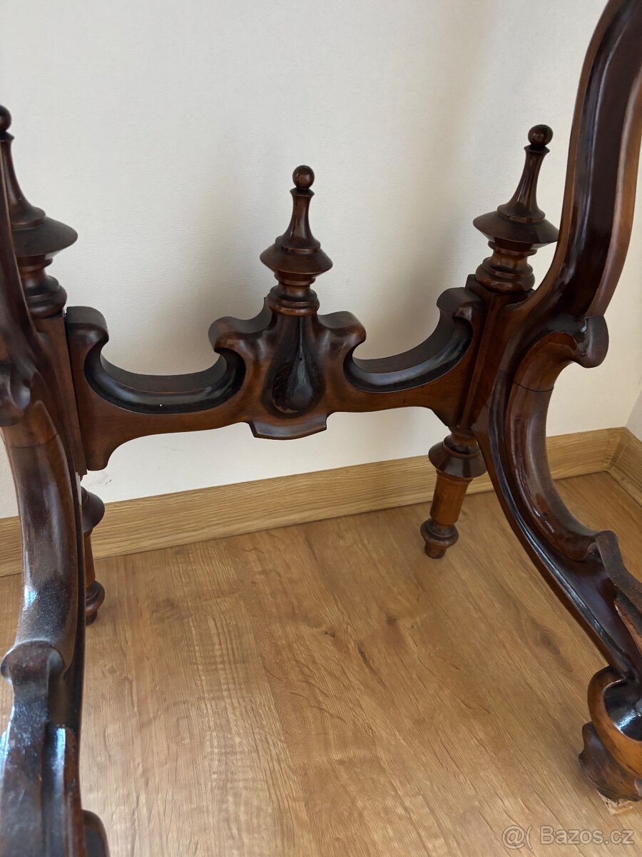 Mramorový stolek - 3