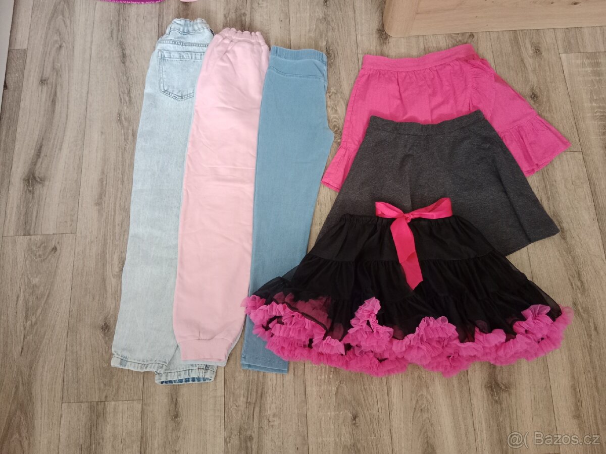 Dívčí oblečení velikost 134-140 - 3
