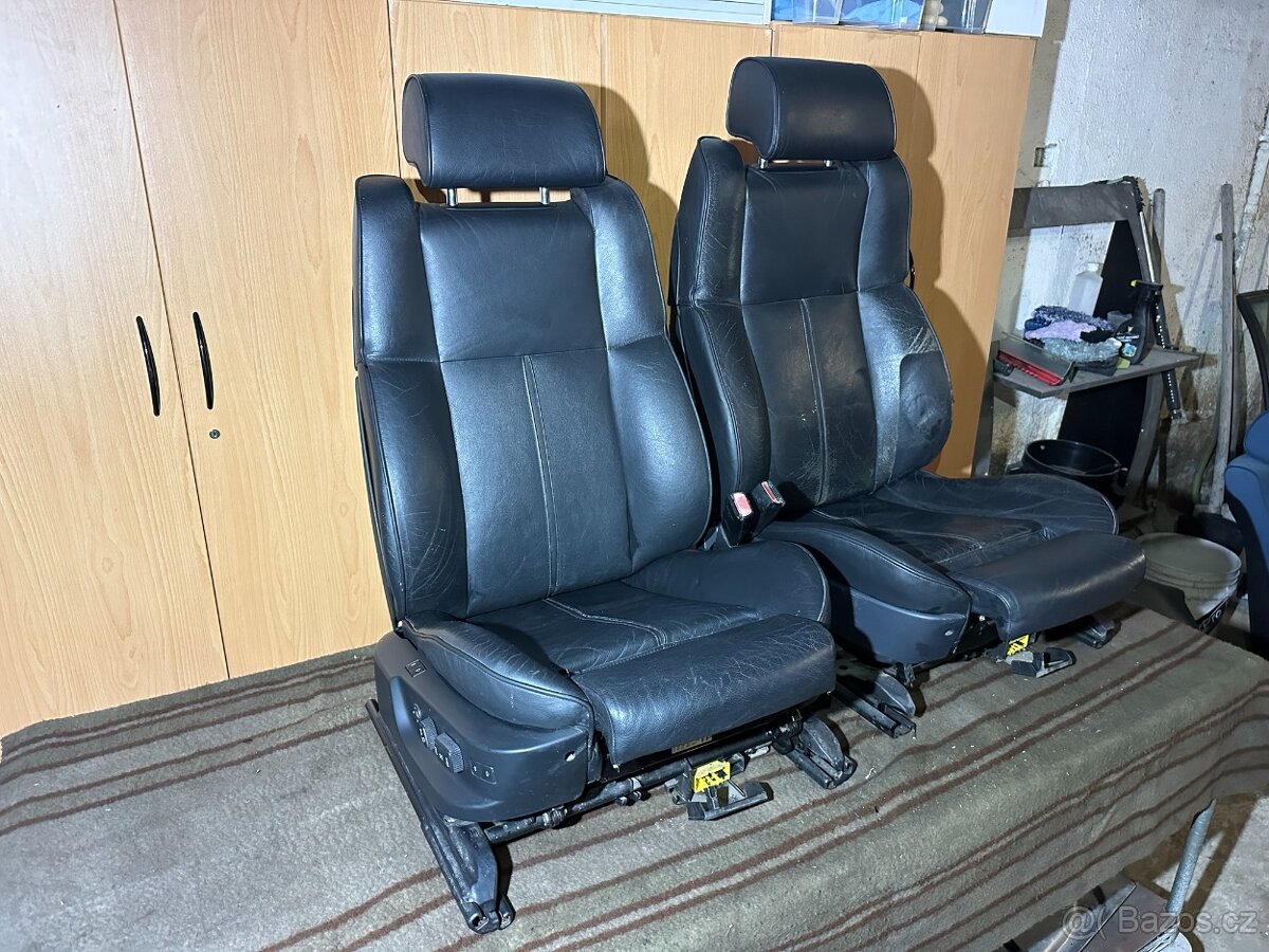 BMW E38 contoury černé facelift - 3