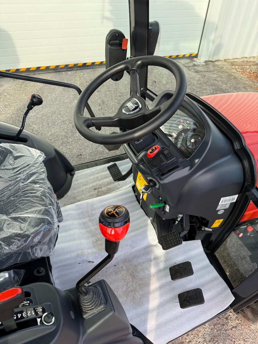 Kioti CX traktor vč. příslušenství - 3