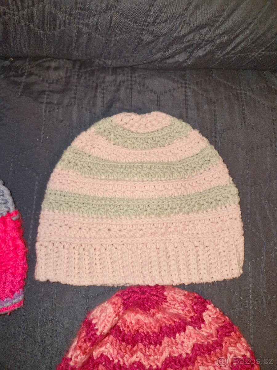 Sada háčkovaných čepiček pro 3-5 letou holčičku - 3