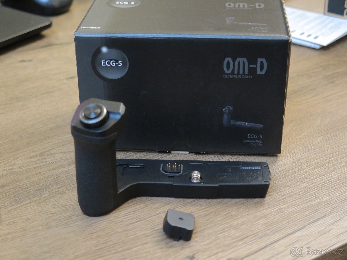 Olympus grip ECG-5 pro E-M5 Mark III / OM System OM-5 - 3