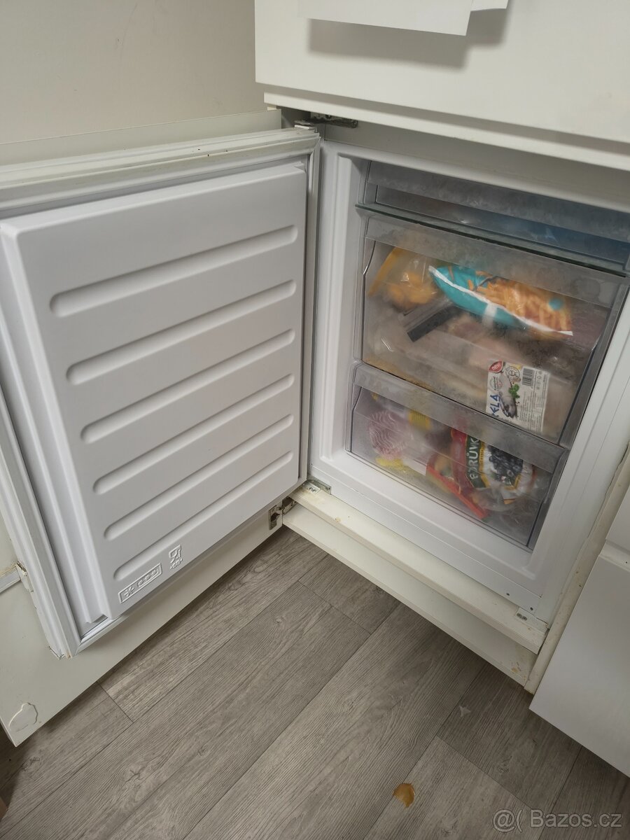 Ikea Räkall lednice s mrazákem PC 15000,-Kč - 3