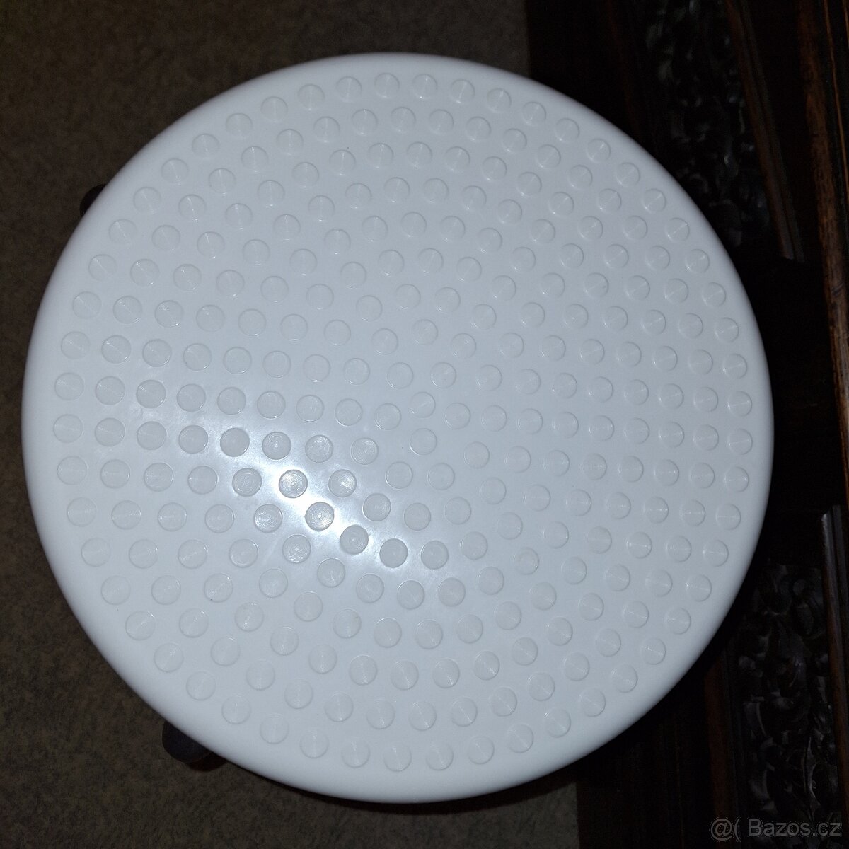 Sedačka do sprchy kulatá - nová nepoužitá
- 3