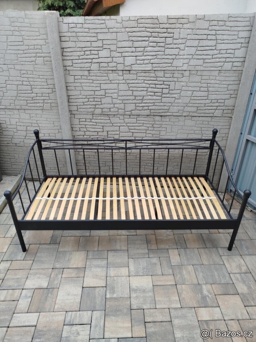 Prodám kovovou postel 90cm x 200cm - 3