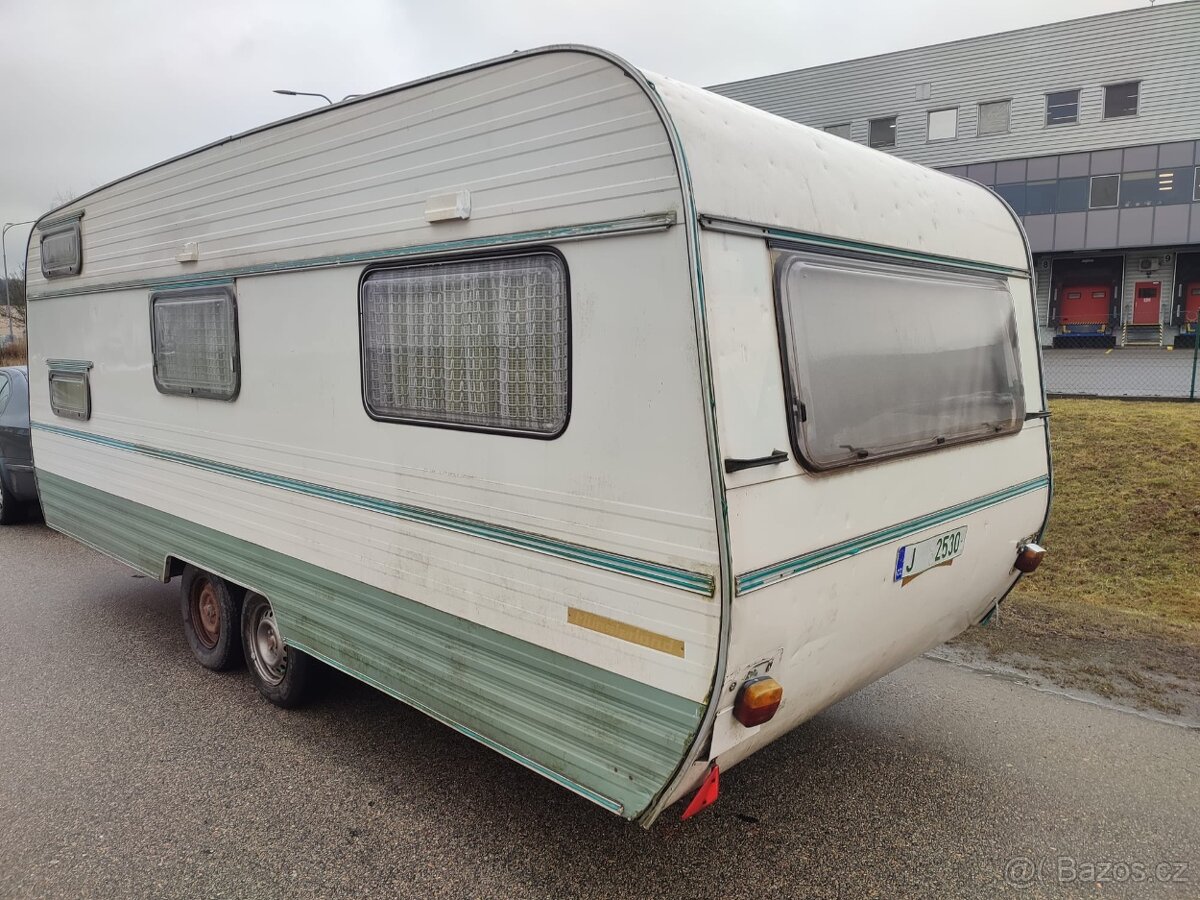 karavan LMC , palandy , šířka 2,5m. SUCHÝ - 3