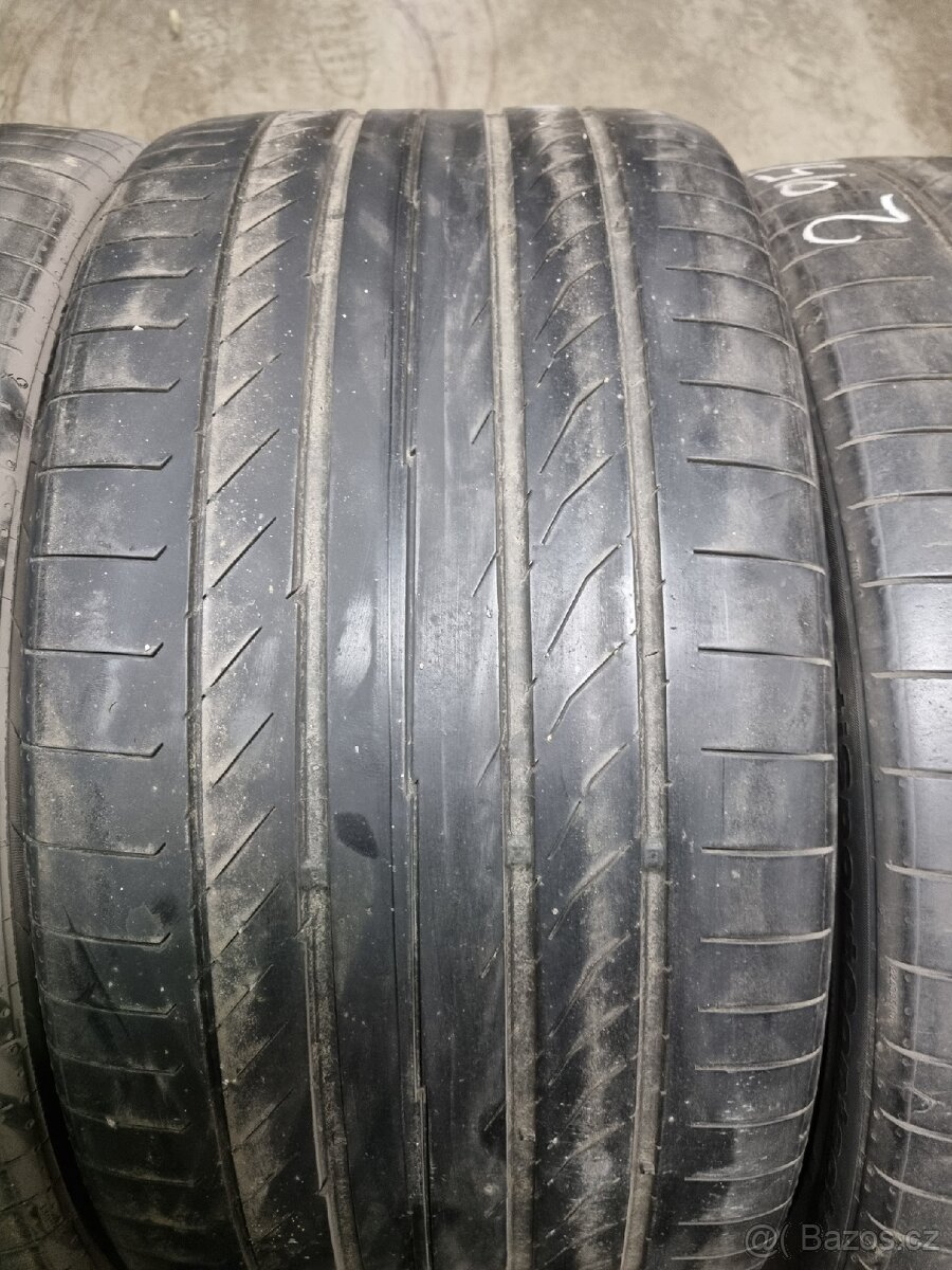 Continental 295/35 R21 - 3