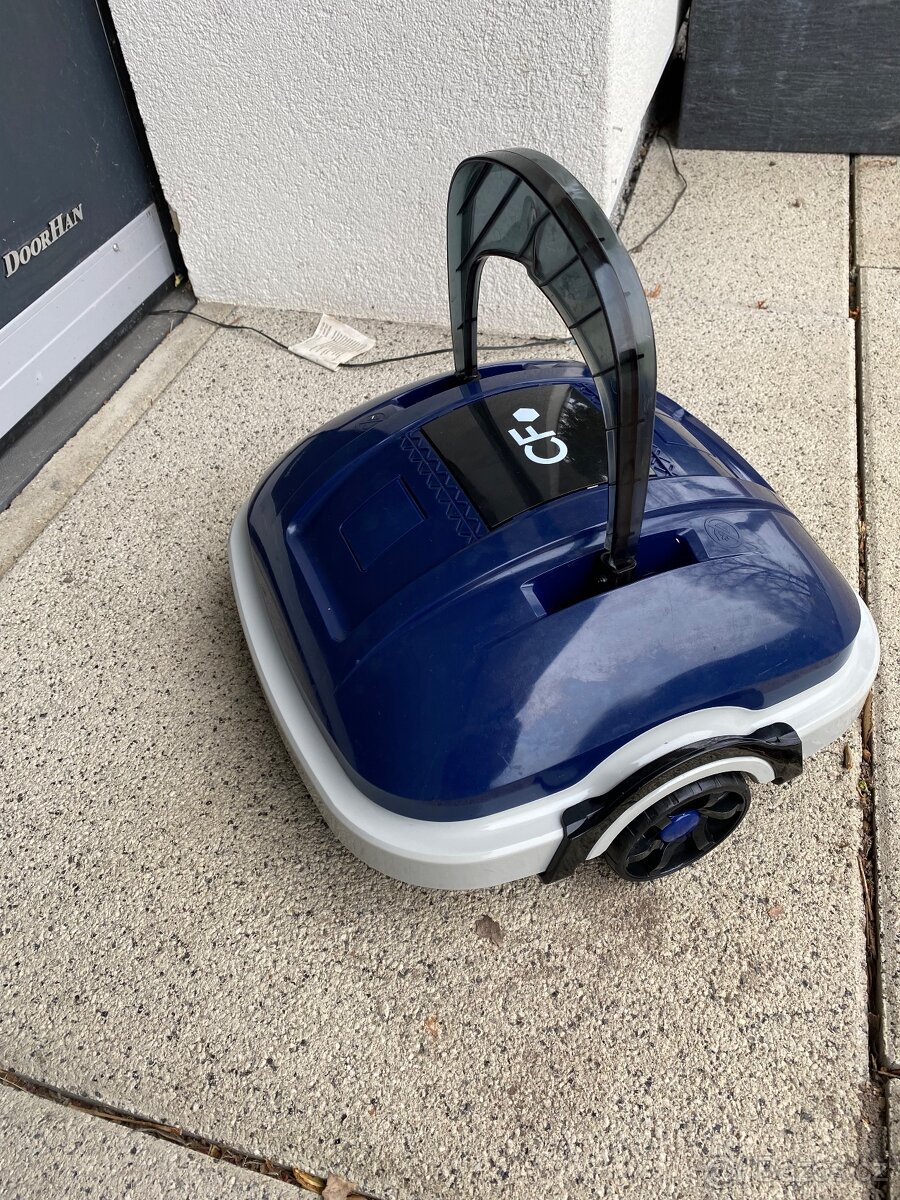 Bazénový vysavač Planet Pool CF 45 AKU - 3