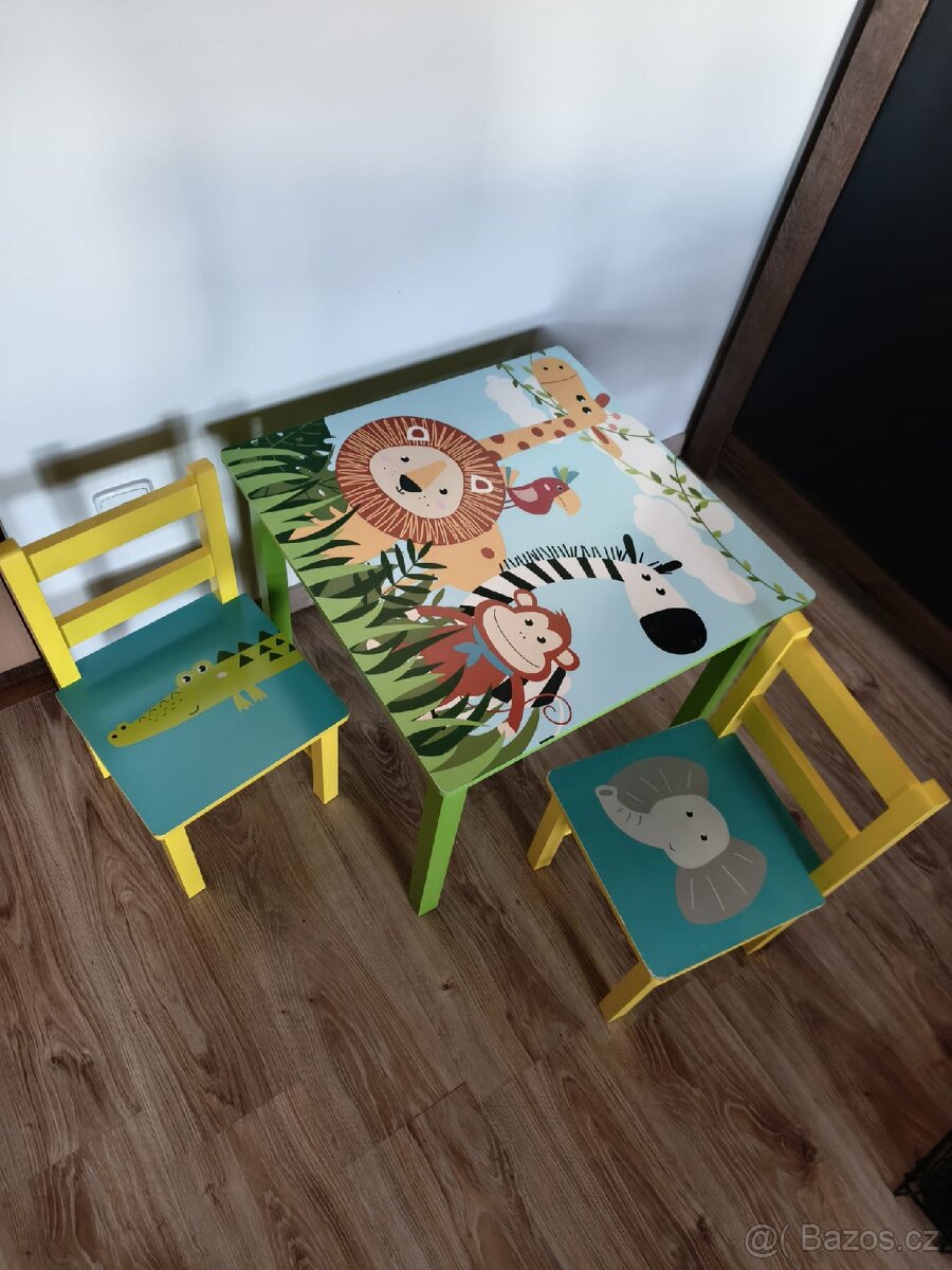 Dětský stůl a dvě židličky - 3