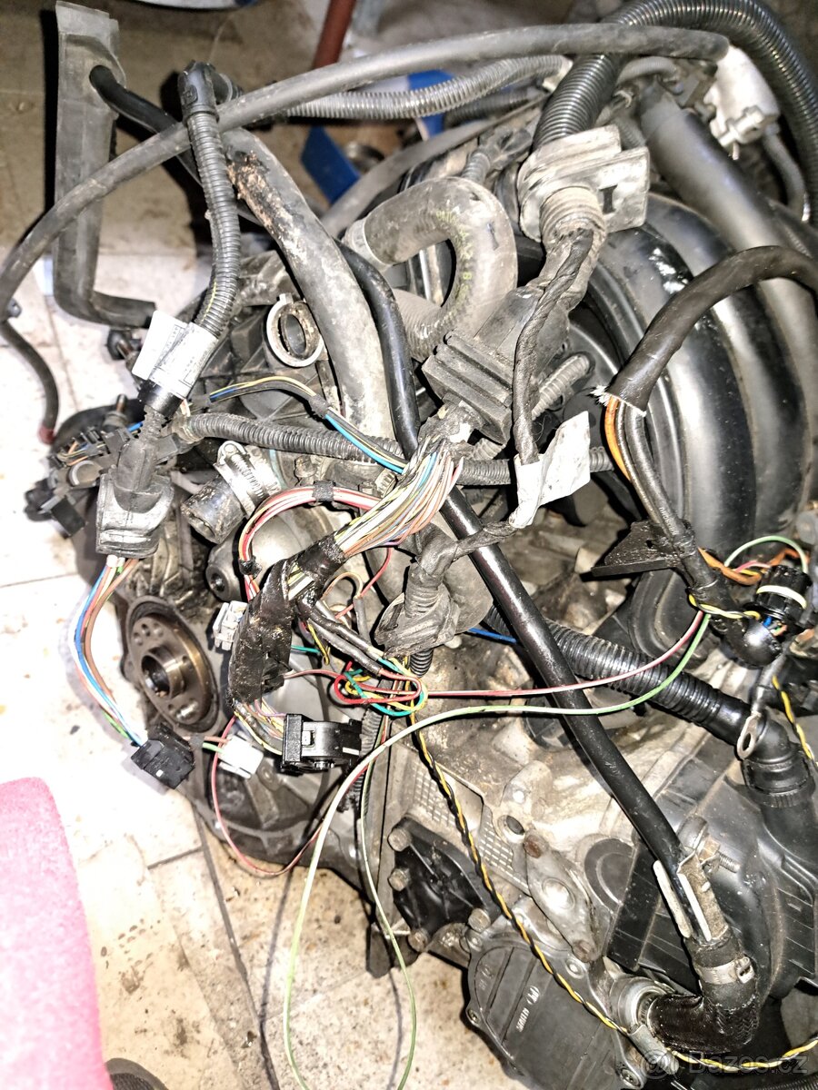 Prodám Motor 1.8 benzin - 3