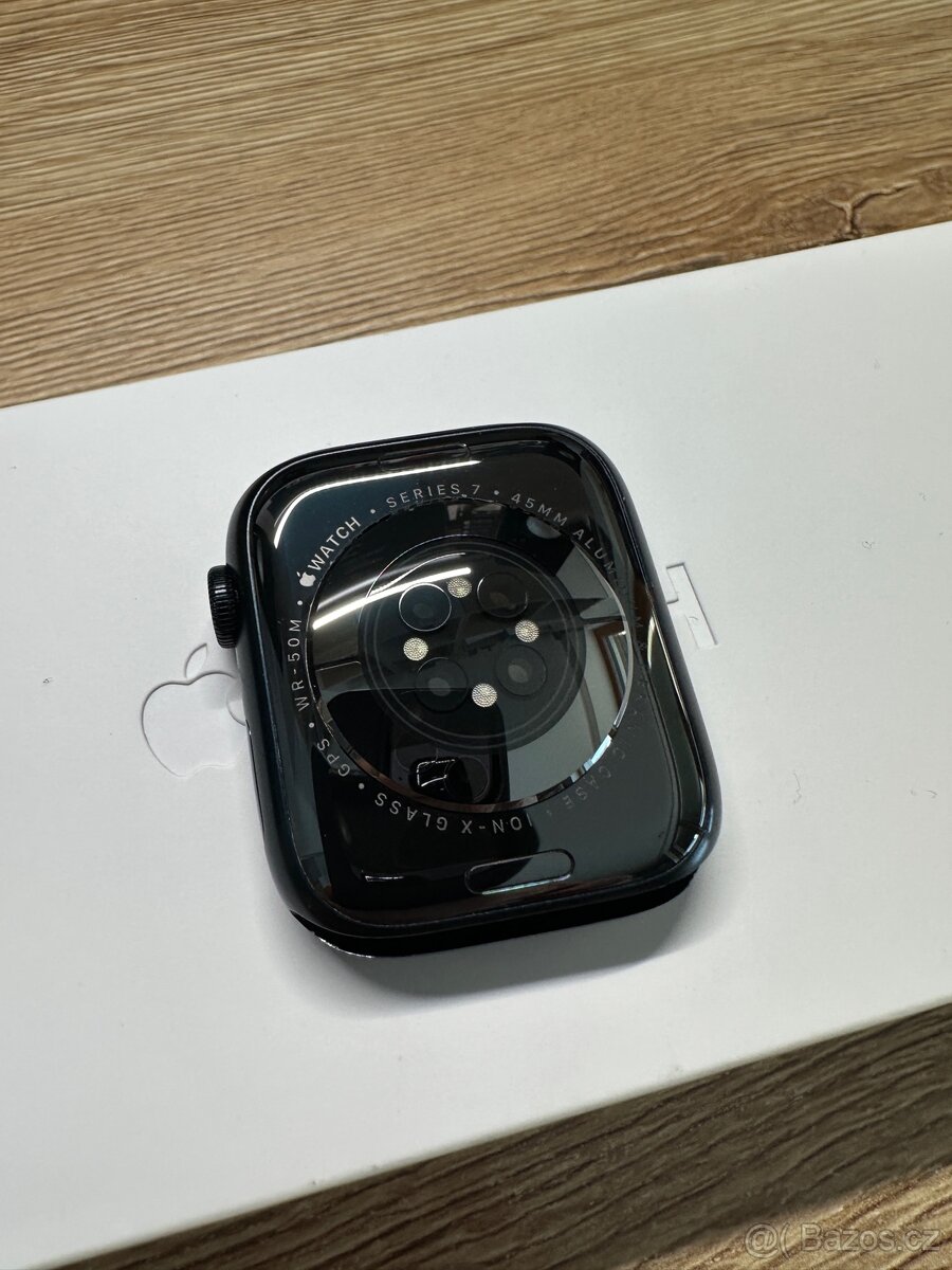 Prodám Apple Watch 7 45mm - 3