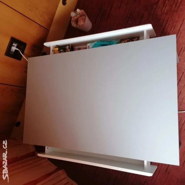 Moc pěkný stoleřek se šuplíky - 3