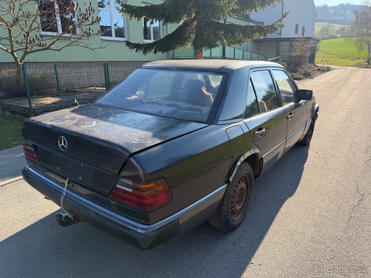 Mercedes Benz w124 250D - 3