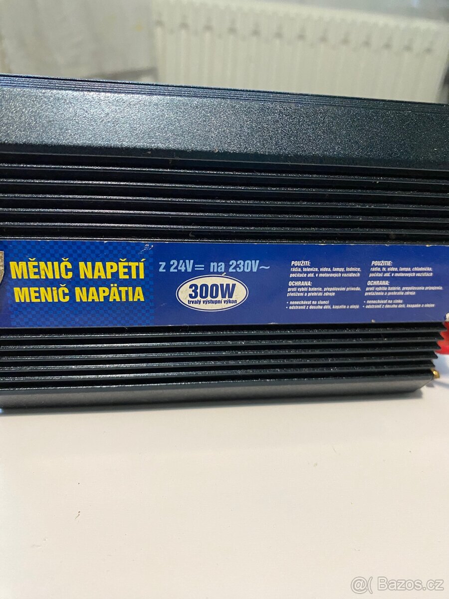 Měnič napětí 24V → 230V / 300W + USB - 3