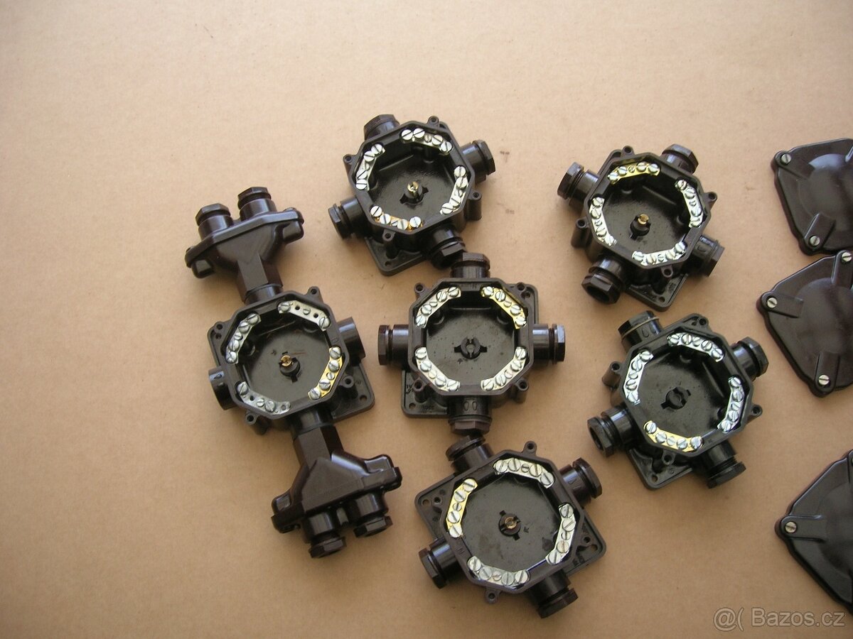 BAKELITOVÉ KRABICE NA ELEKTRO - 3