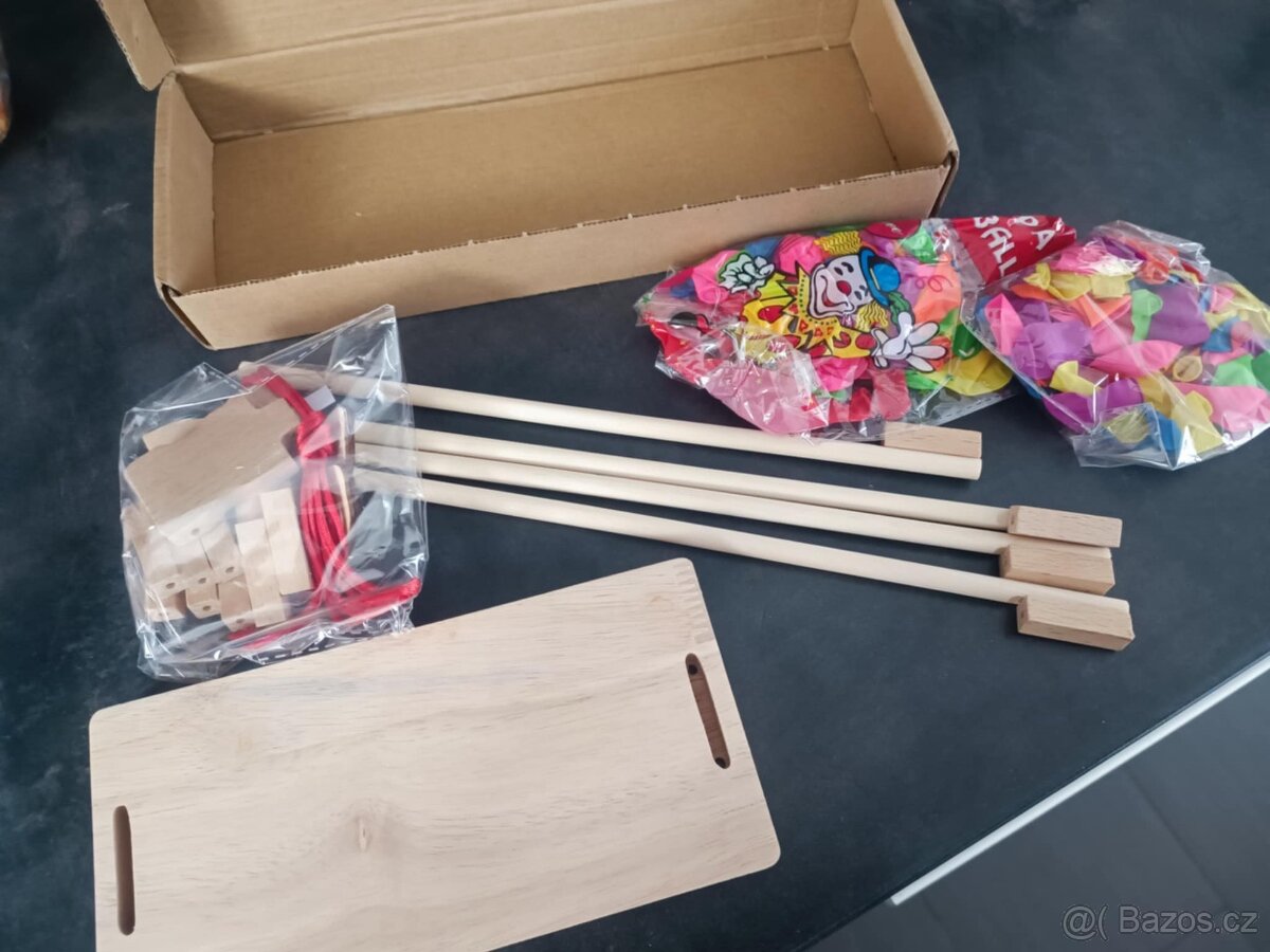 🗡️ Dřevěná společenská hra – Šermíři s balónky 🎈 - 3