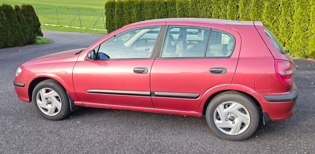 Nissan Almera (Hatchback) - 3