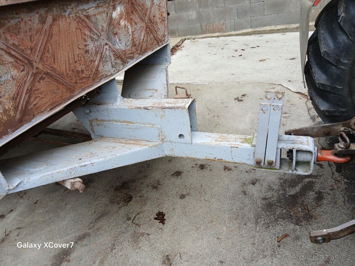 Rozmetadlo hnoje RUR 5 - 3