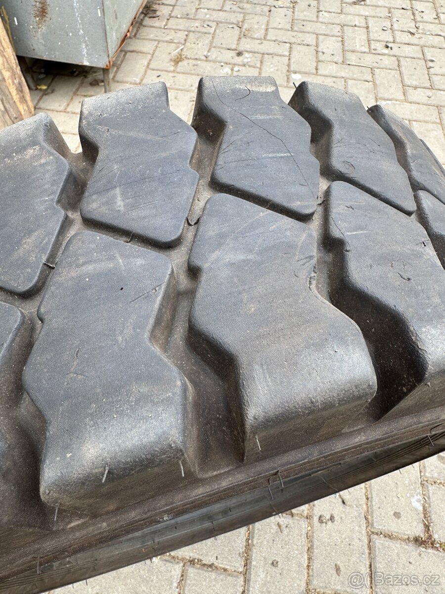 Pneu 28x9-15 IC40 - 3