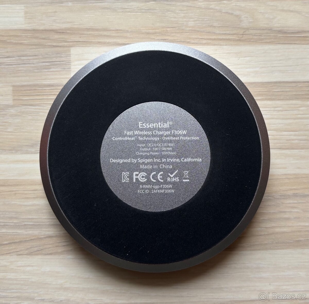 Bezdratova-Qi nabijecka Spigen 15W - 3
