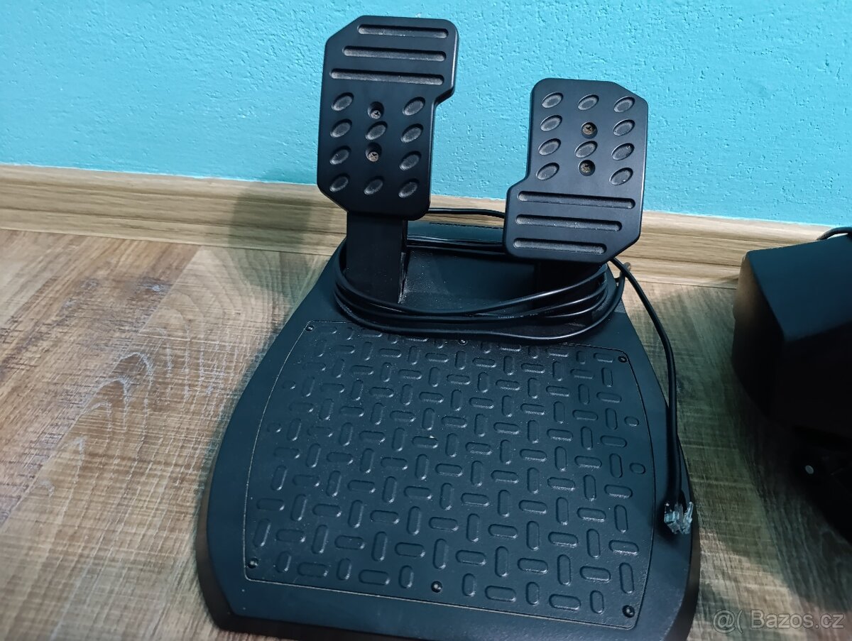 Volant Thrustmaster Ferrari 458 Spider pro Xbox One, One X, - 3