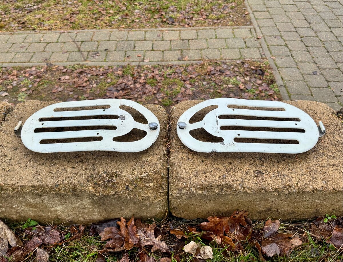 CZ 175 skútr prase riksa - boční kryty - 3