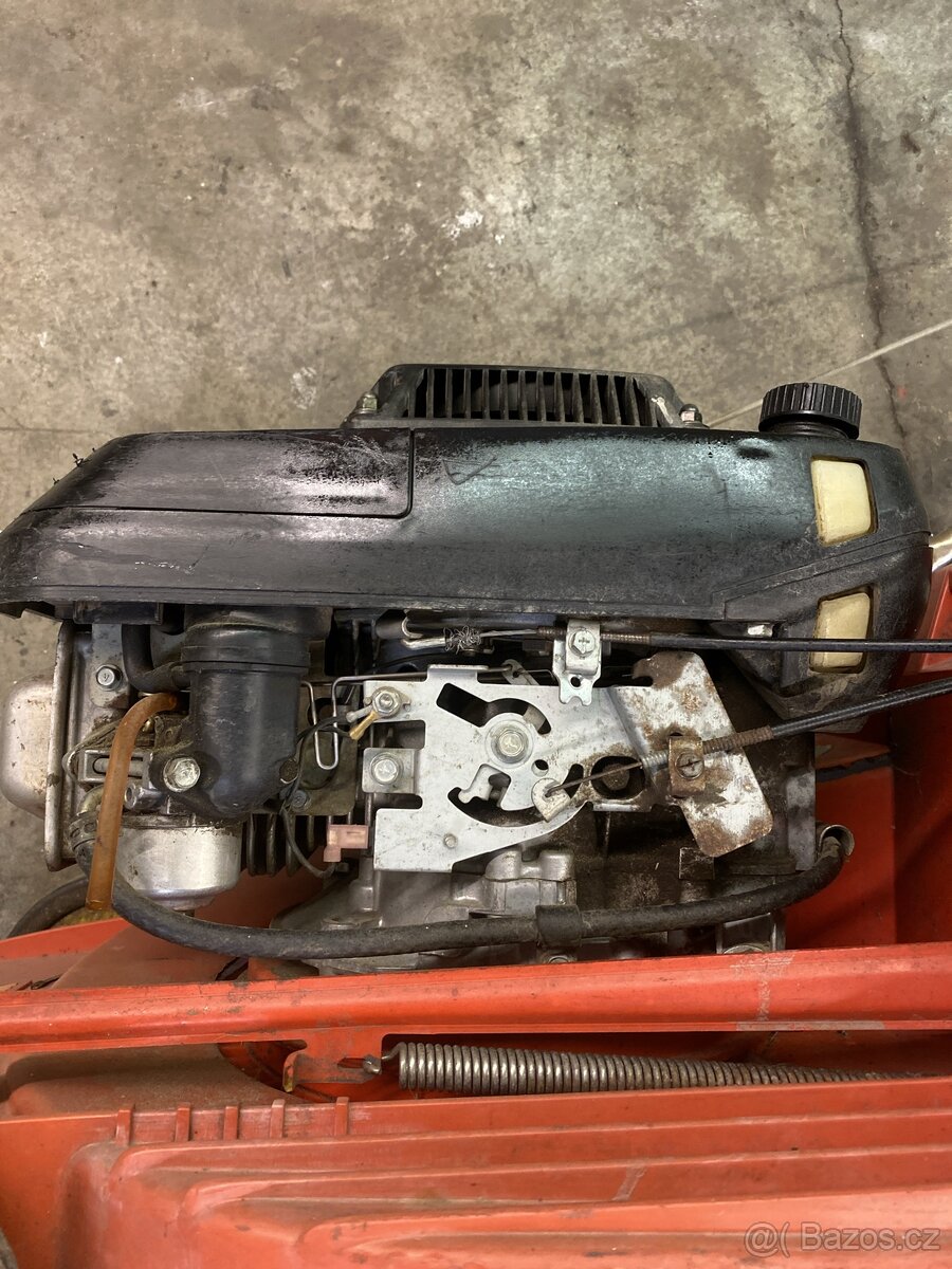 Motor Kawasaki 4,5 koně - 3