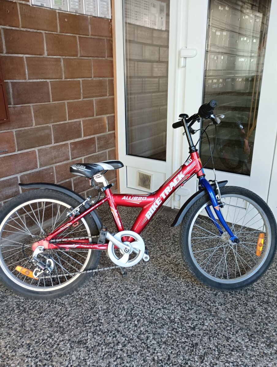 Dívčí kolo a přilba - 3