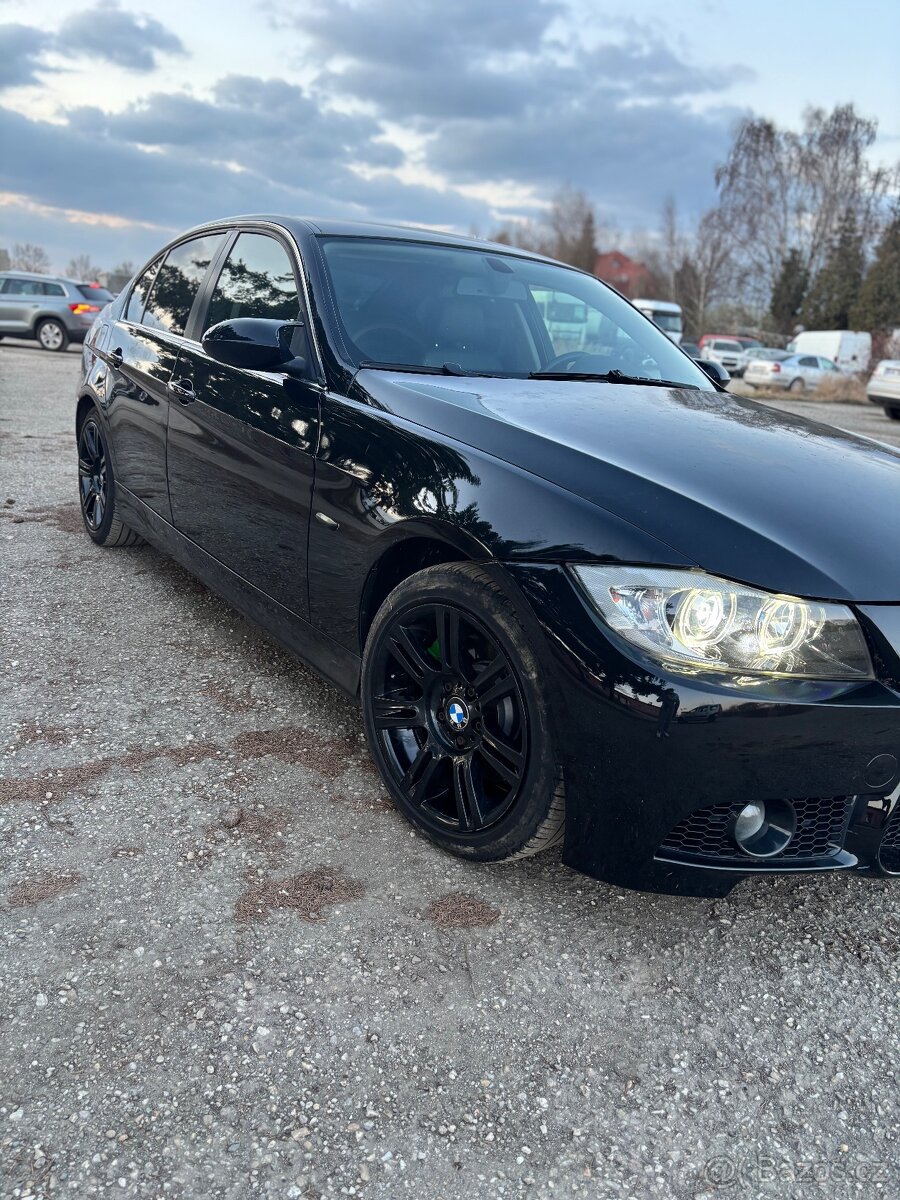 BMW E90 330XD - 3