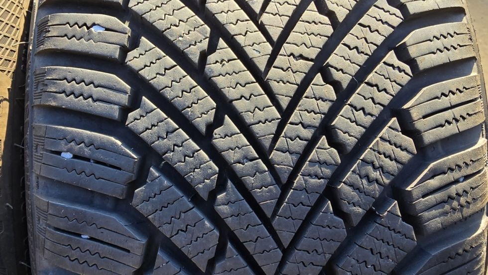 Zimní pneu 215/40/17 Continental - 3