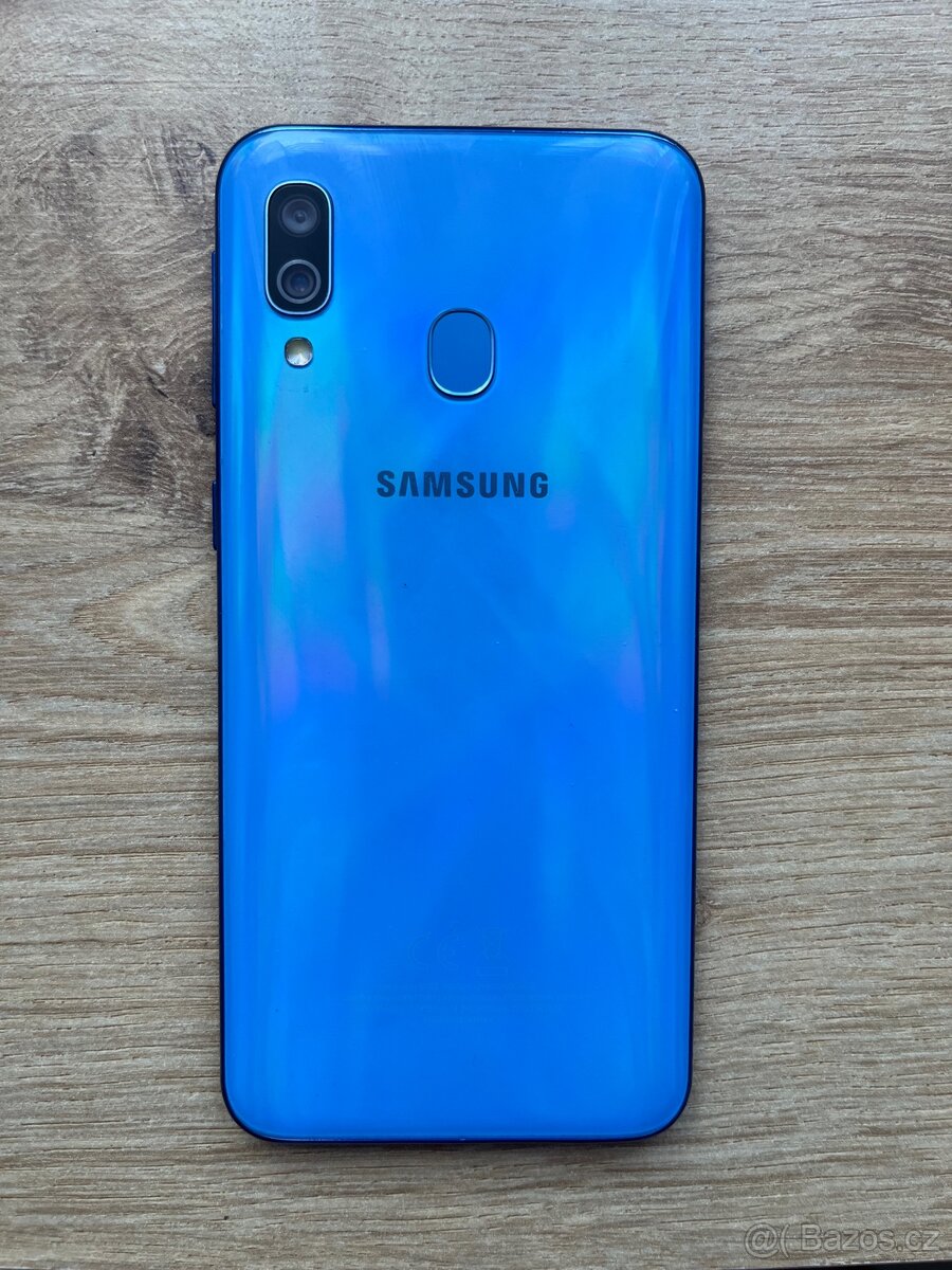 Samsung A40 mobilní telefon - 3