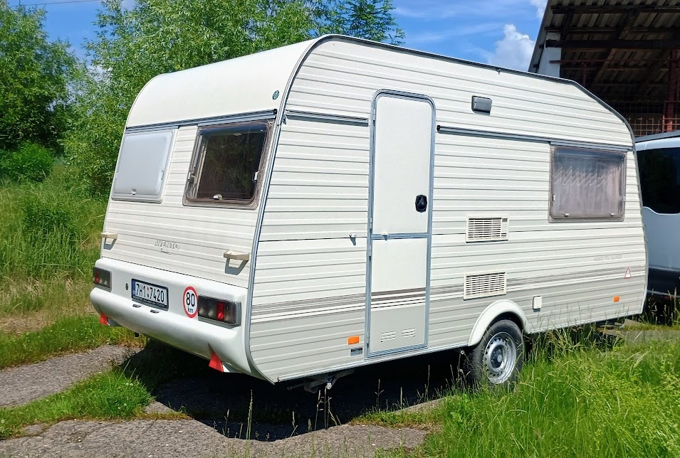 Avento 420TL premier, předstan, TV, WC - 3