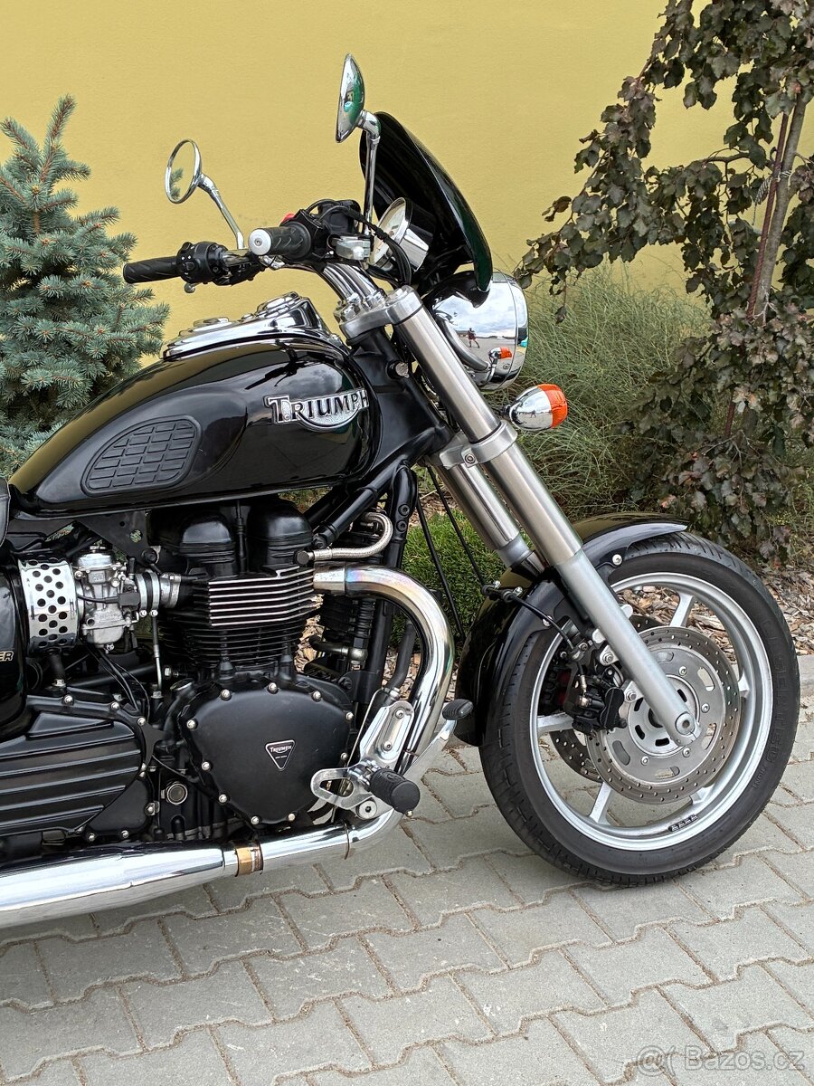 Triumph SPEEDMASTER - 3
