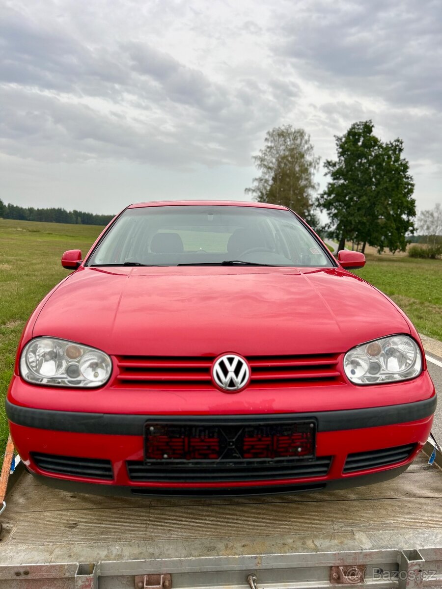 Volkswagen Golf IV 1.6 - 3
