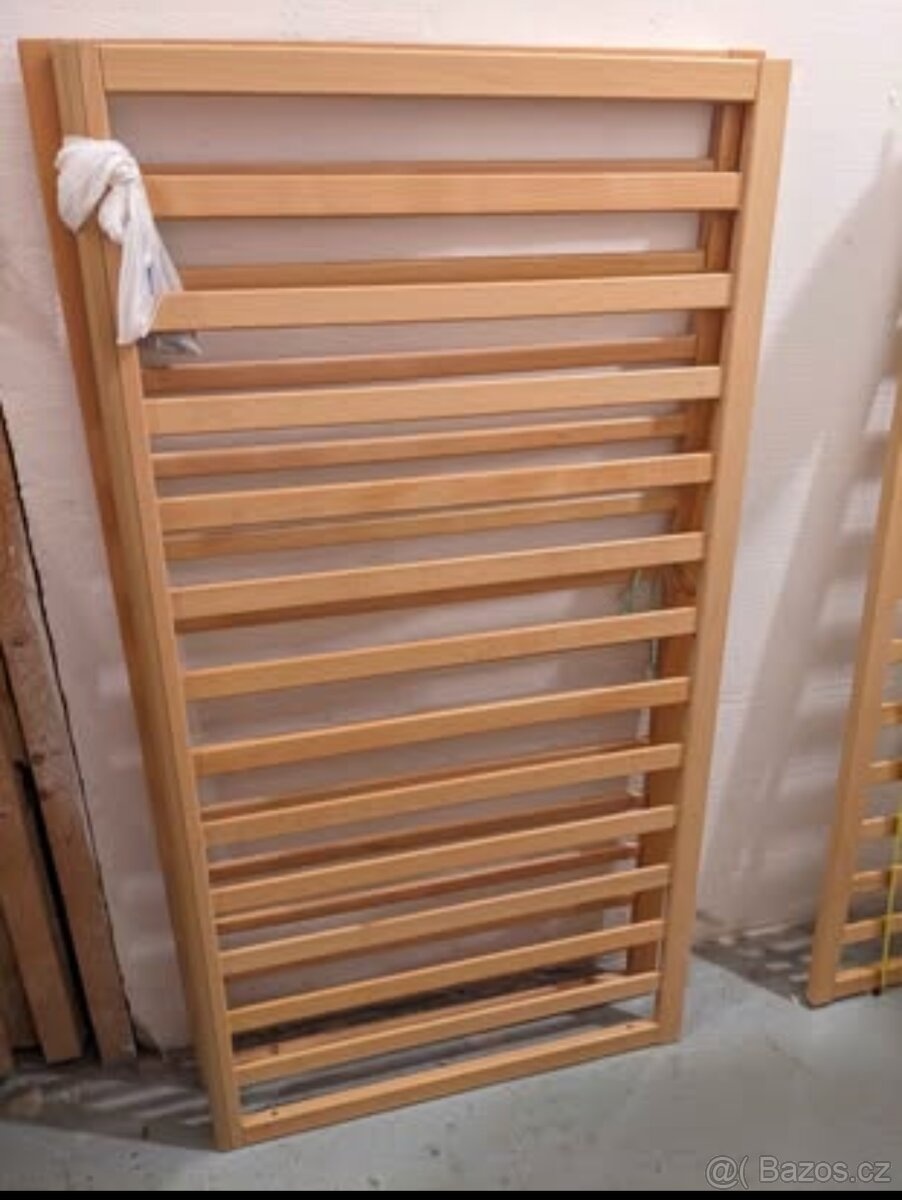 Dětská dřevěná postýlka s matrací - 3