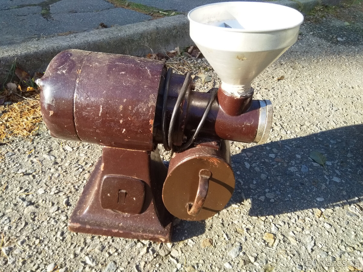 Mlýnek na kávu, býval v obchodech s potravinami, funkční - 3