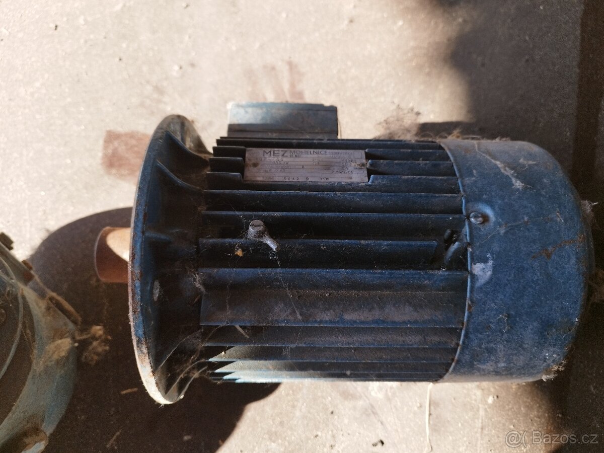 Elektromotor s úhlovou převodovkou - 3