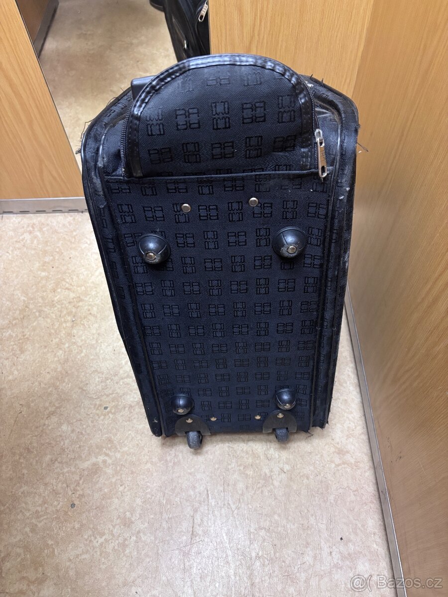 Cerna taska na koleckach - 3