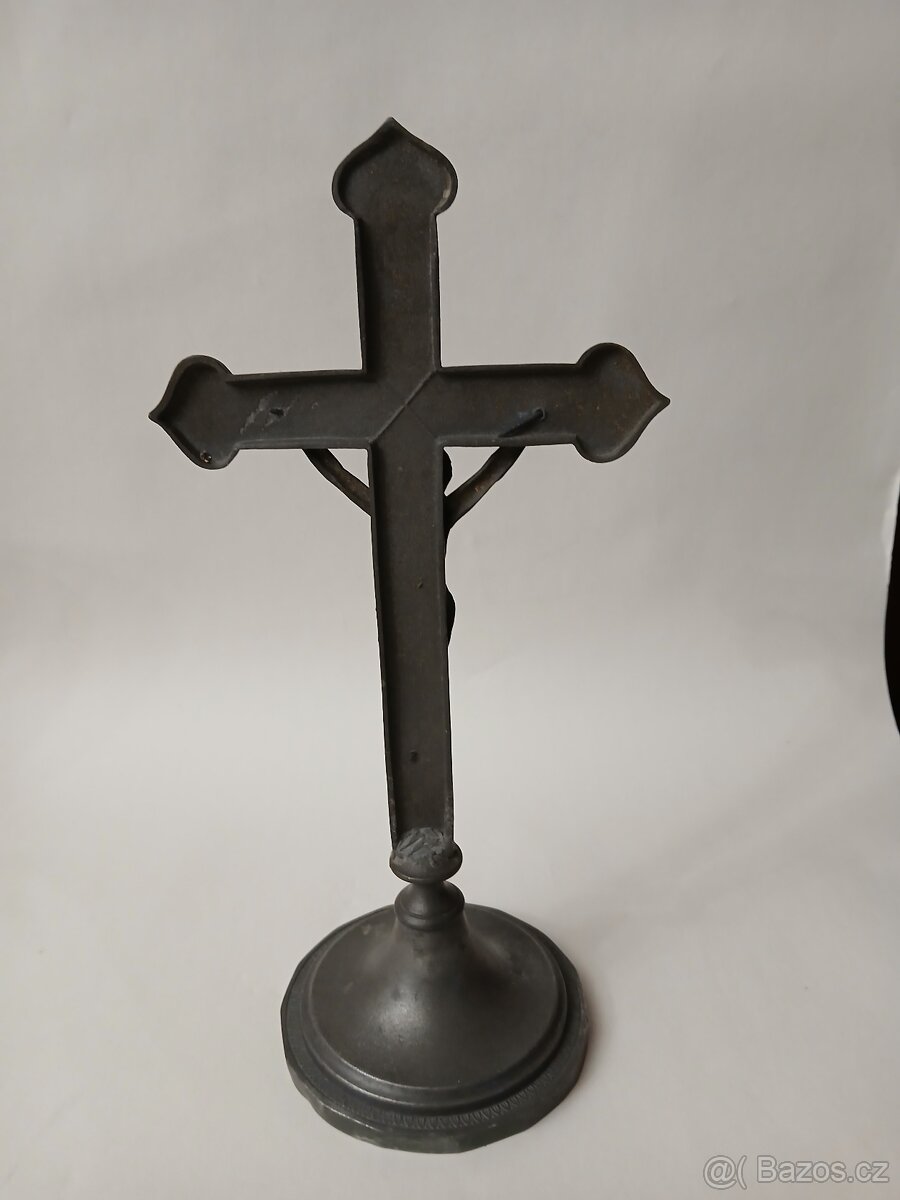 Kovový latinský kříž - 3