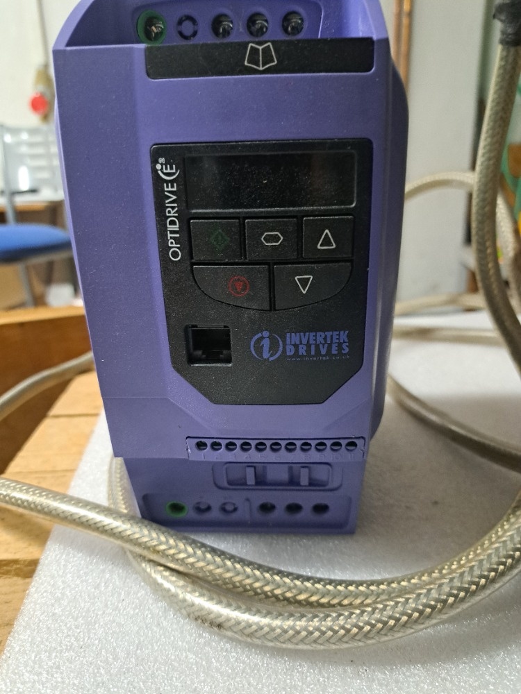 Motor 480 V + frekvenční měnič - 3