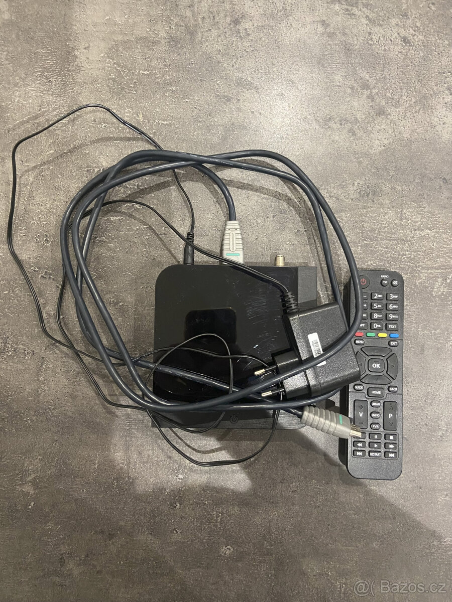 Satelitní přijímač Kaon MZ-102 černý - 3