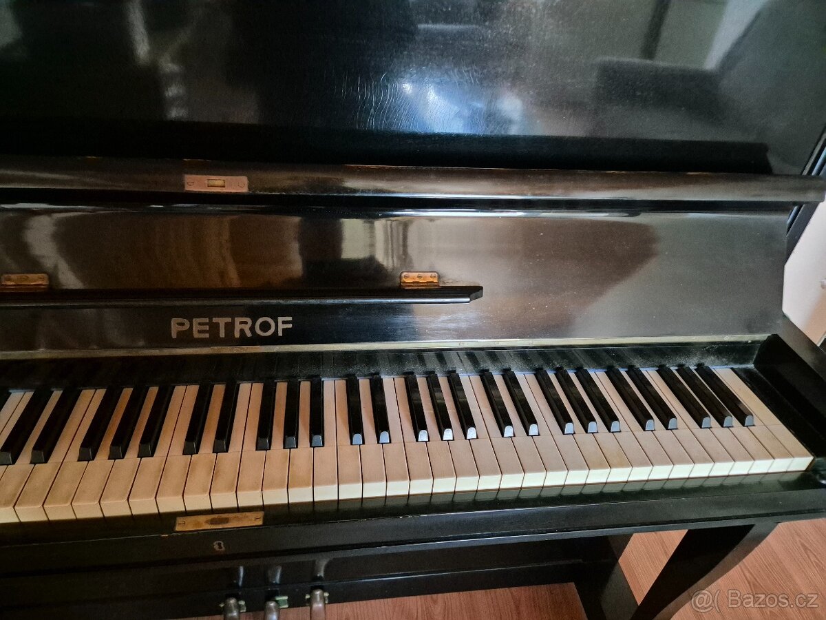 Prodám piano PETROF. - 3