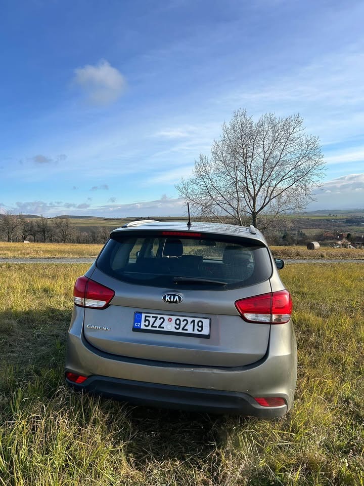 Kia carens - 3